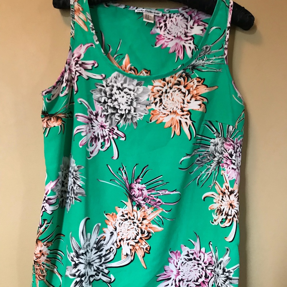 Flower tank top, super cute!!